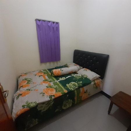 Widodaren Homestay Probolinggo Esterno foto
