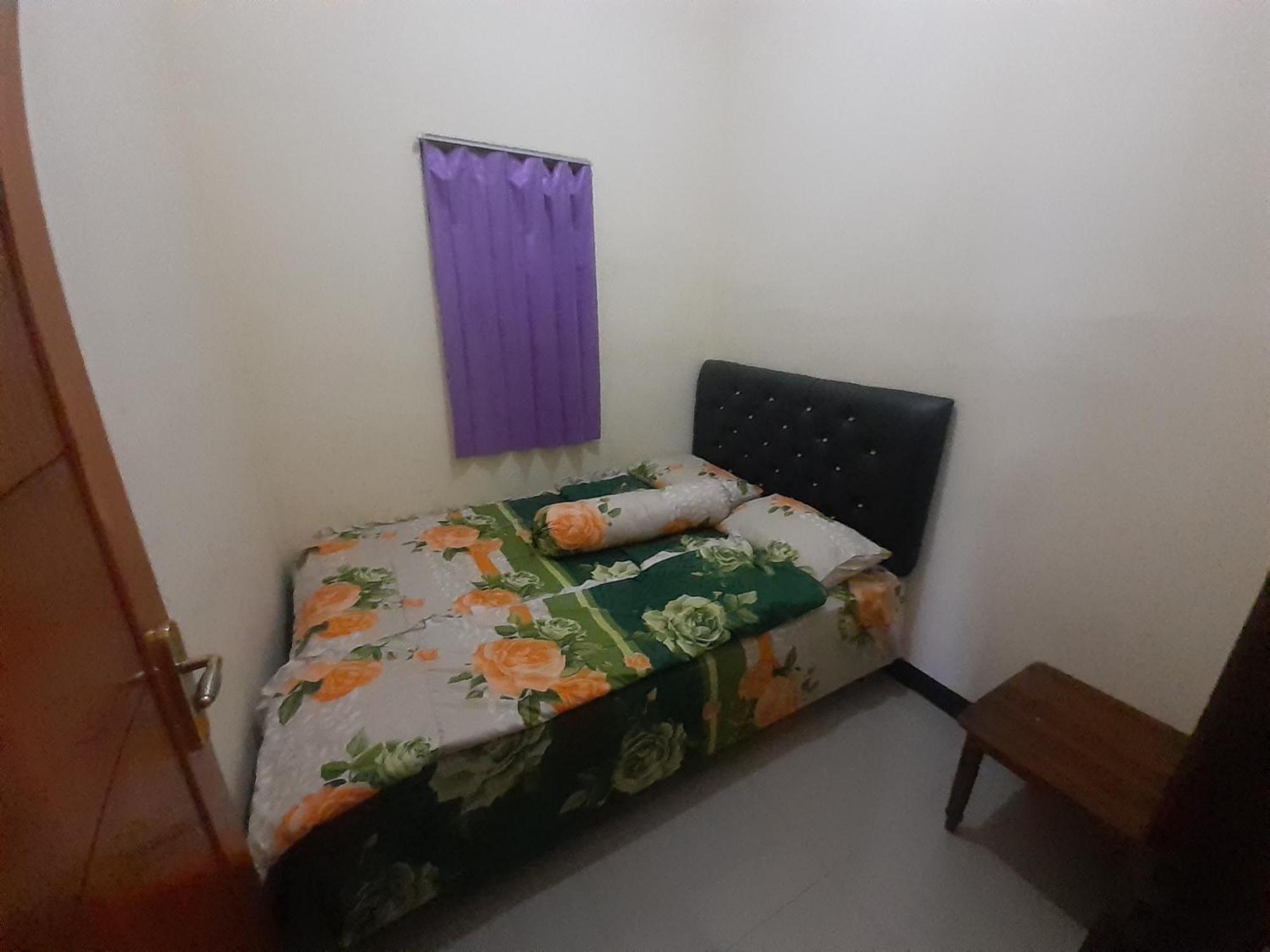 Widodaren Homestay Probolinggo Esterno foto